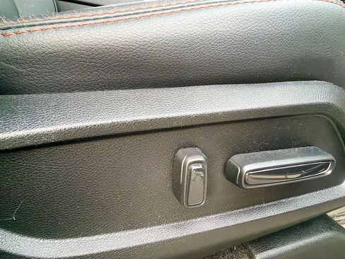 Used 2025 Honda Pilot TrailSport image 17