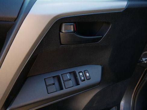 Used 2016 Toyota RAV4 LE image 16