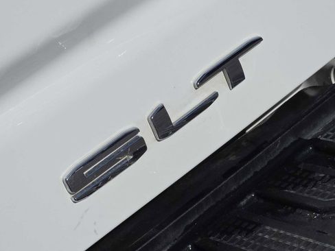 Certified 2025 GMC Sierra 2500 SLT w/ SLT Convenience Package AWD/4WD image 12