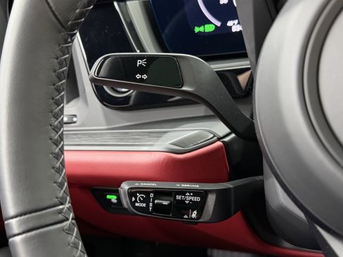 Certified 2025 Porsche Cayenne GTS image 50