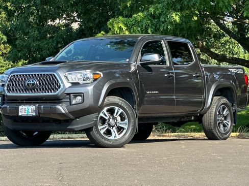 Used 2019 Toyota Tacoma TRD Sport AWD/4WD image 1