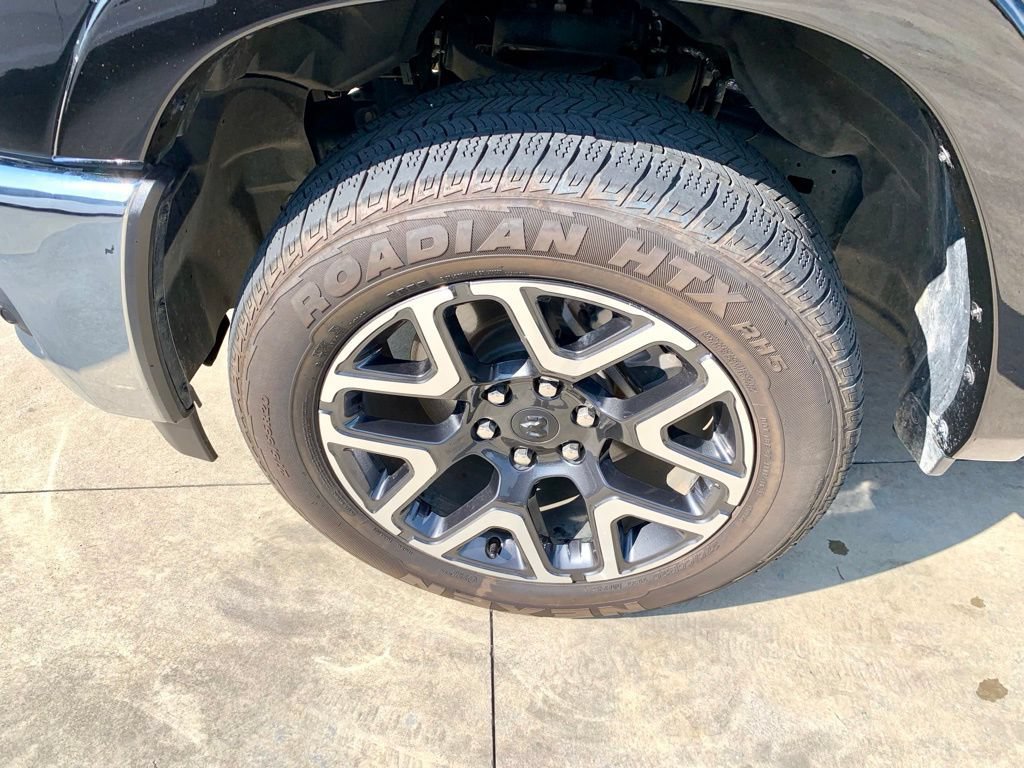 Used 2026 RAM 1500 Laramie AWD/4WD image 9