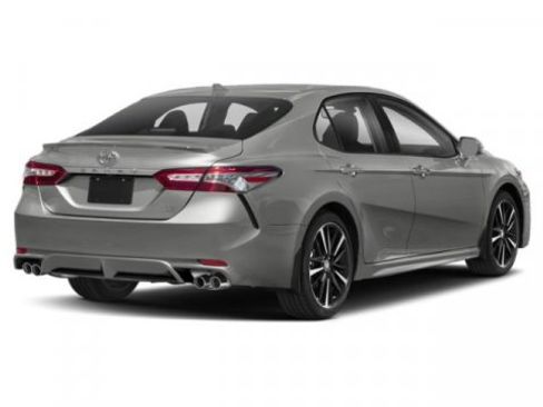 Used 2019 Toyota Camry SE image 2