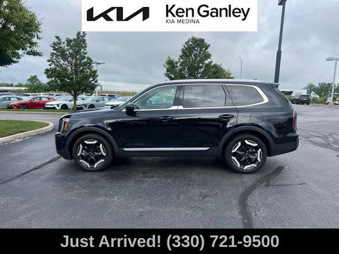 Certified 2023 Kia Telluride EX w/ EX Captain's Chair Package AWD/4WD image 7