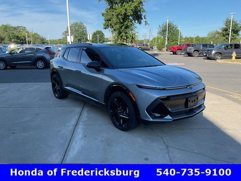 Used 2024 Chevrolet Equinox EV RS FWD image 7