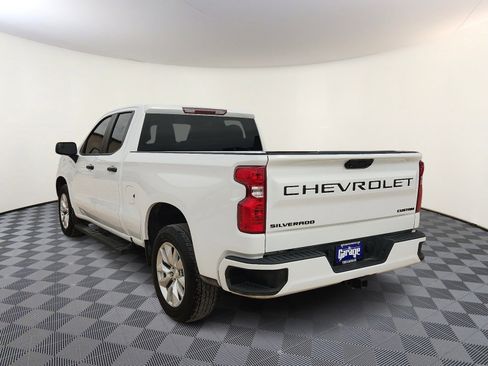 Used 2024 Chevrolet Silverado 1500 Custom image 3