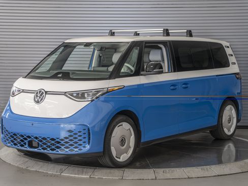 Used 2025 Volkswagen ID. Buzz 1st Edition RWD image 1