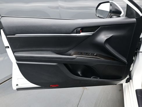 Used 2024 Toyota Camry LE image 9