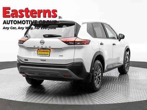 Used 2023 Nissan Rogue S AWD/4WD image 5