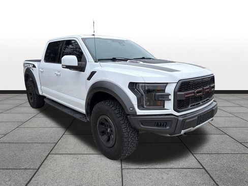 Used 2018 Ford F150 Raptor w/ Equipment Group 802A Luxury image 3