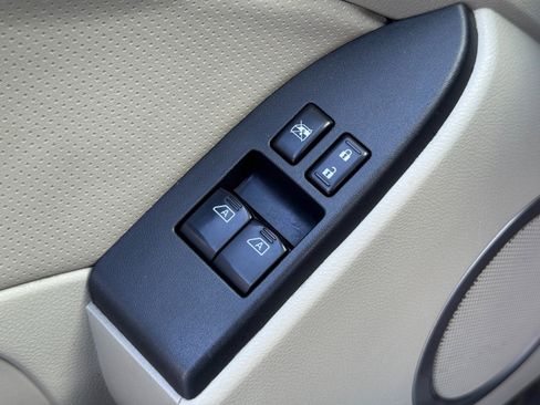 Used 2004 INFINITI G35 Coupe w/ Premium Pkg image 17