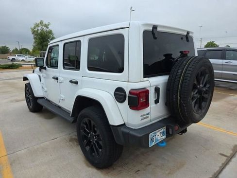 Used 2023 Jeep Wrangler Unlimited Sahara w/ Cold Weather Group AWD/4WD image 6
