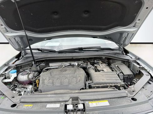 Used 2022 Volkswagen Tiguan SE R-Line FWD image 32