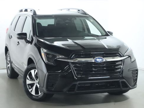Certified 2023 Subaru Ascent Premium w/ Convenience Package AWD/4WD image 2