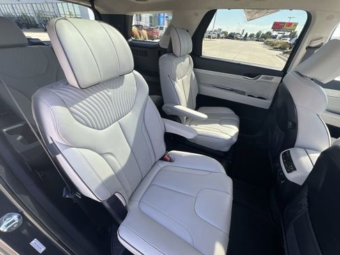 Used 2024 Hyundai Palisade Calligraphy image 28