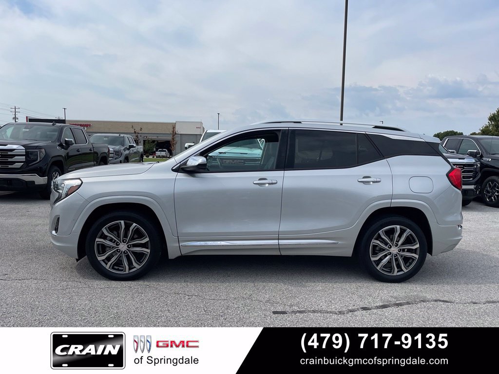 Used 2018 GMC Terrain Denali w/ Advanced Safety Package FWD image 4