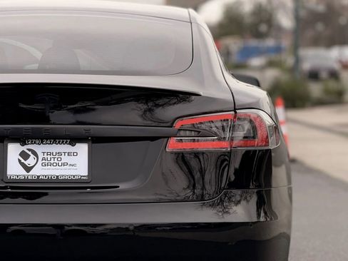 Used 2019 Tesla Model S Performance image 9