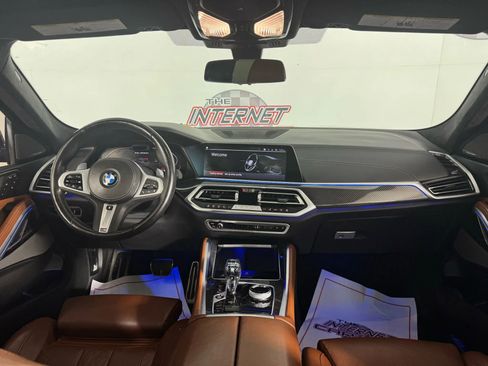 Used 2022 BMW X6 M50i w/ Executive Package image 11