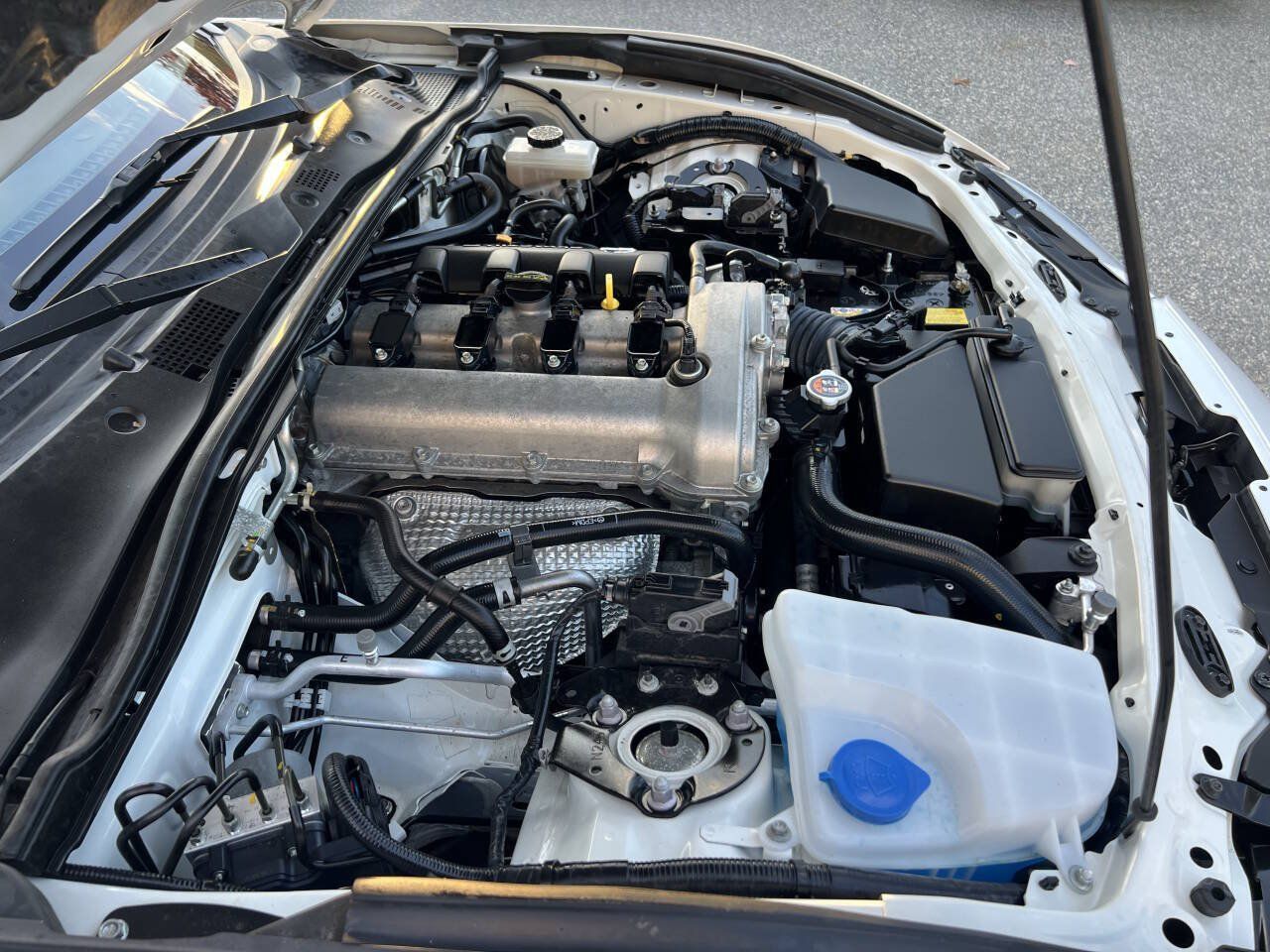 Used 2020 MAZDA MX-5 Miata RF Grand Touring RWD image 36