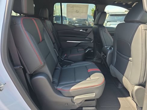 New 2027 Chevrolet Traverse RS w/ LPO, Floor Liner Package FWD image 15