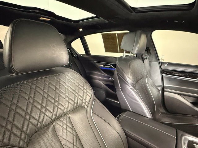Used 2018 BMW 750i RWD image 25