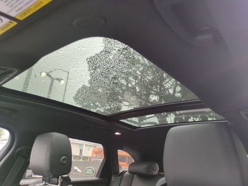 New 2026 Land Rover Range Rover Velar Dynamic SE image 24