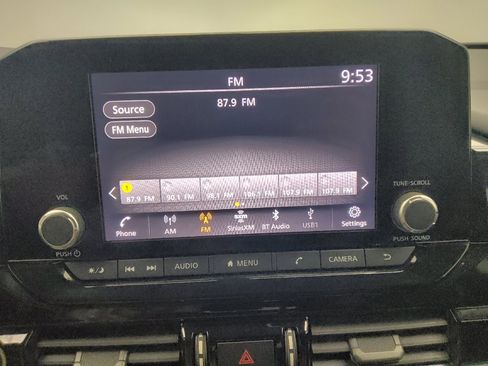 Used 2022 Nissan Pathfinder S AWD/4WD image 25