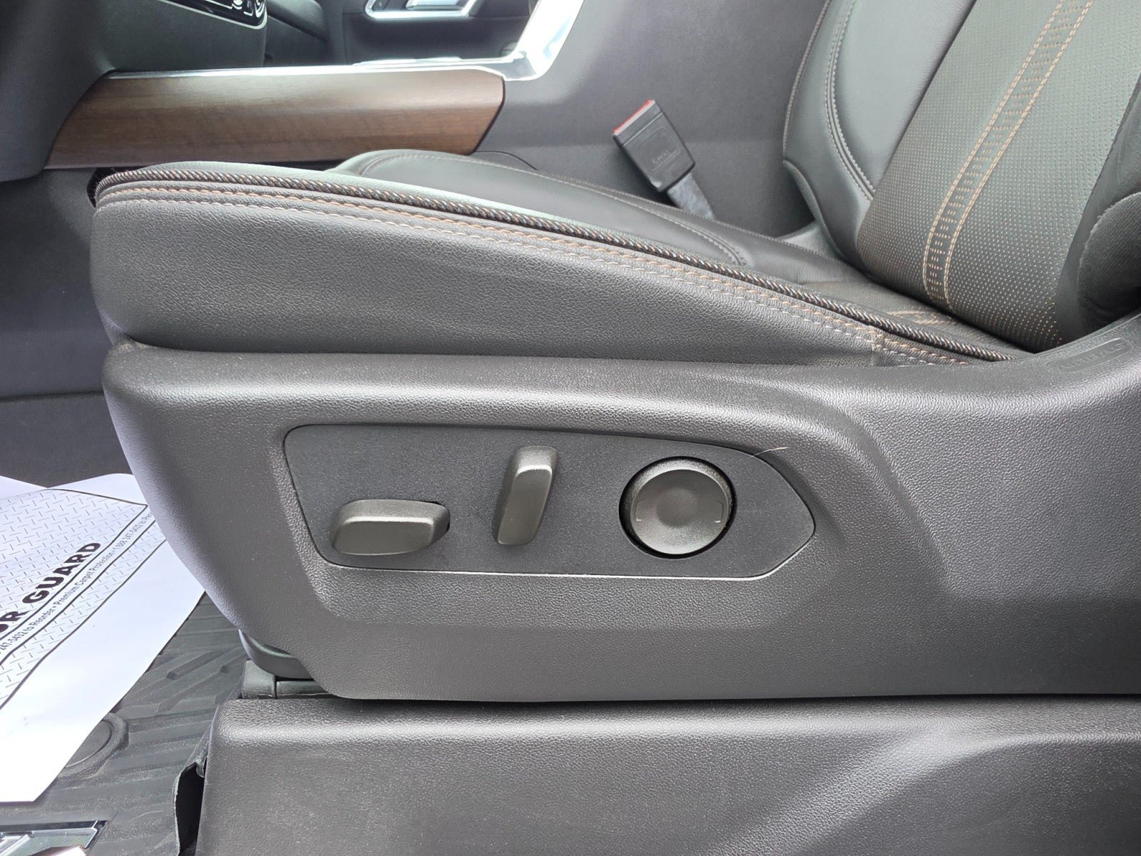 Used 2025 Chevrolet Silverado 2500 High Country w/ High Country Premium Package AWD/4WD image 39