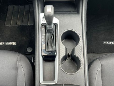 Used 2025 Nissan Altima 2.5 SV image 38