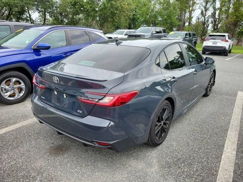 Used 2025 Toyota Camry SE FWD image 4