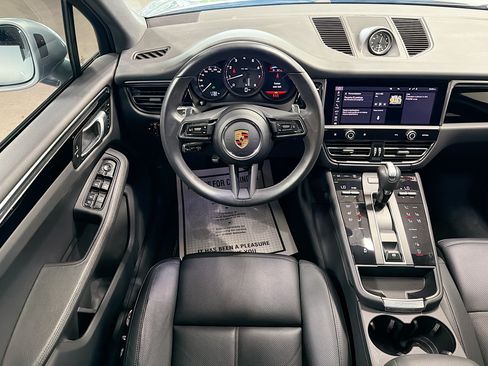 Certified 2023 Porsche Macan AWD/4WD image 17
