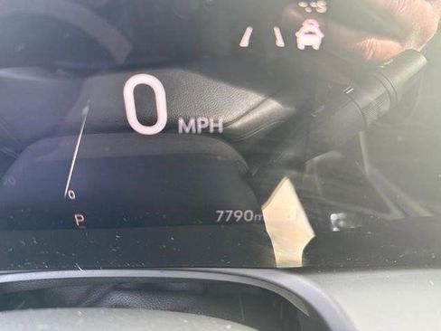 Certified 2025 Buick Encore GX Sport Touring image 15