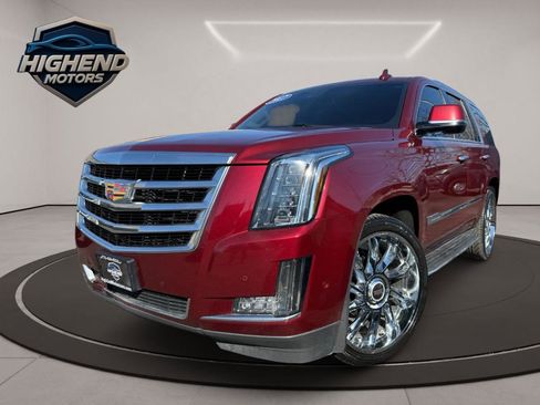 Used 2017 Cadillac Escalade Luxury image 2