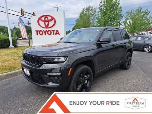 Used 2024 Jeep Grand Cherokee Limited w/ Luxury Tech Group II AWD/4WD image 1