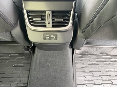 Used 2025 Subaru Outback Premium image 15