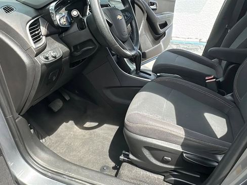 Used 2020 Chevrolet Trax LS FWD image 24