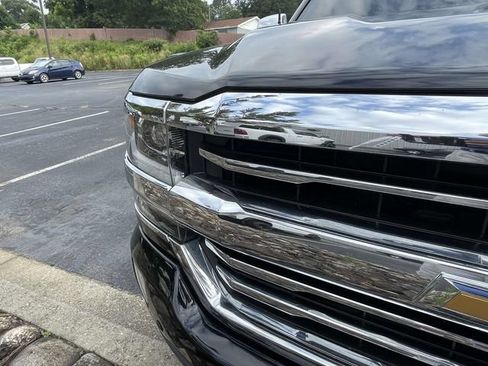 Used 2017 Chevrolet Silverado 1500 High Country AWD/4WD image 5