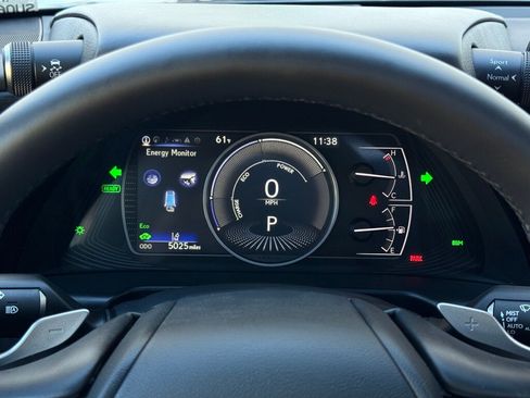 Certified 2025 Lexus ES 300h w/ Premium Package image 24