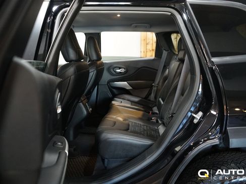 Used 2022 Jeep Cherokee Sport image 31