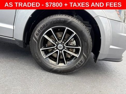 Used 2018 Dodge Journey SE w/ Connectivity Group FWD image 8