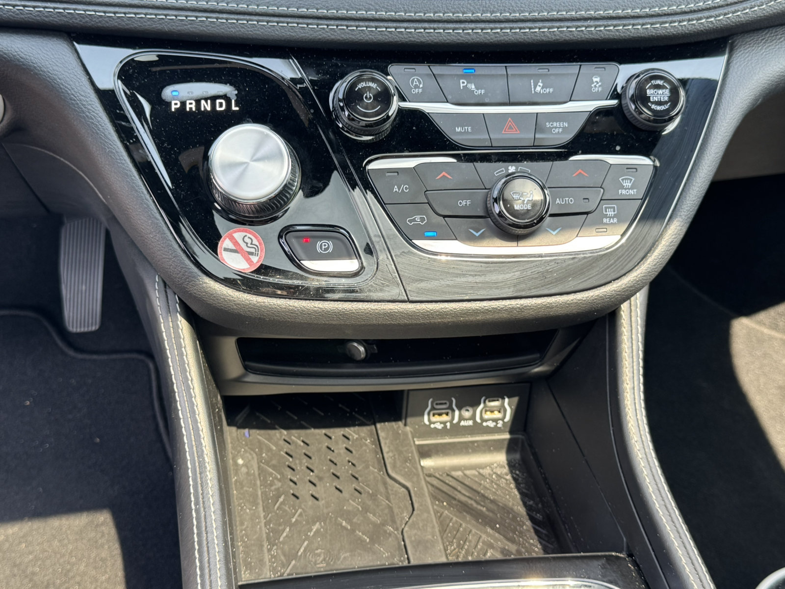 Used 2025 Chrysler Pacifica Limited FWD image 31