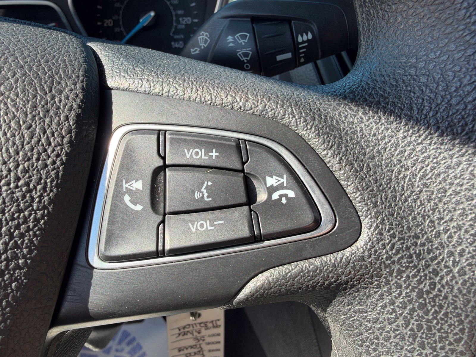 Used 2018 Ford Focus SE FWD image 14