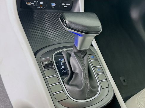 Used 2025 Hyundai Kona SEL FWD image 24