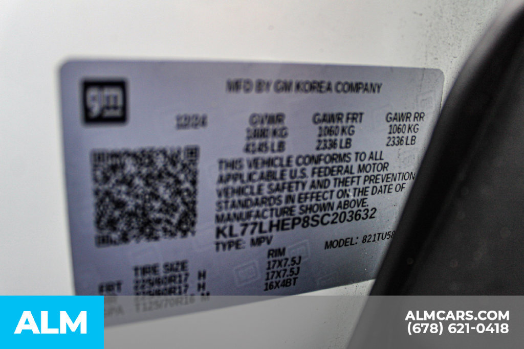 Used 2025 Chevrolet Trax LT FWD image 41