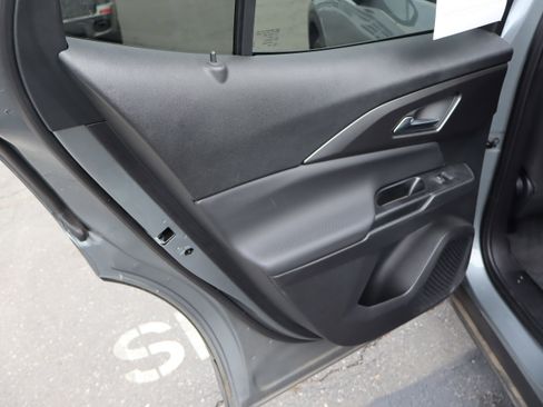 Used 2025 Chevrolet Equinox EV LT image 30