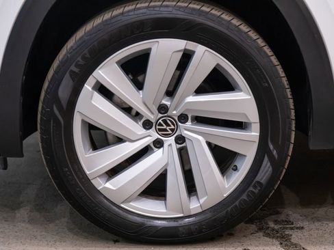 Used 2023 Volkswagen Atlas Cross Sport SE w/ Panoramic Sunroof Package image 7