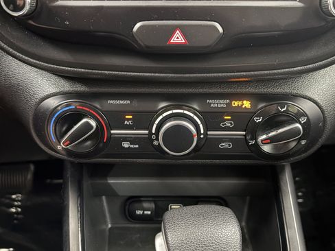 Used 2023 Kia Soul LX w/ Option Group 015 FWD image 15