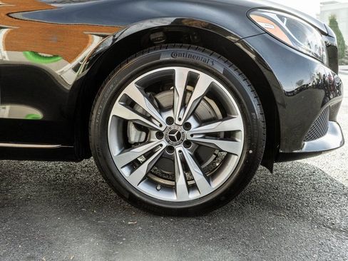 Used 2018 Mercedes-Benz C 300 4MATIC Sedan image 4