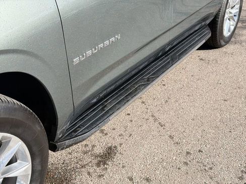 Used 2023 Chevrolet Suburban Premier image 35