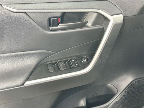 Used 2021 Toyota RAV4 LE w/ Carpet Mat Package (TMS) image 22